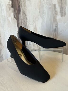 PM Collection Black Pumps Women's Size 8.5